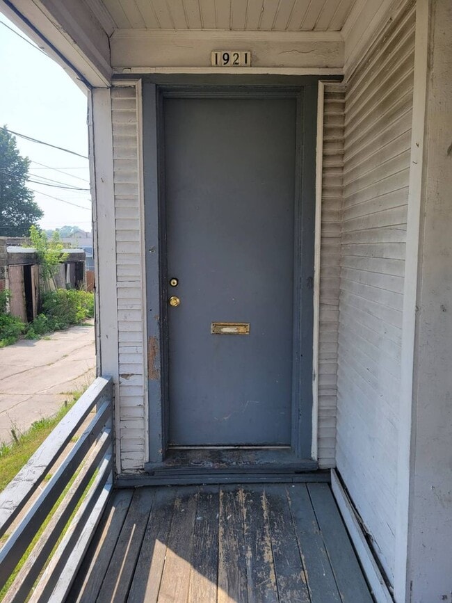 property at 1921 N 36th St