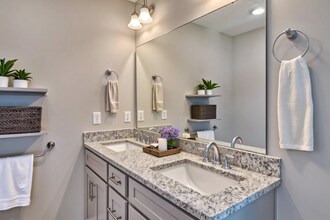 228 Long Iron Ct in West Columbia, SC - Building Photo - Building Photo