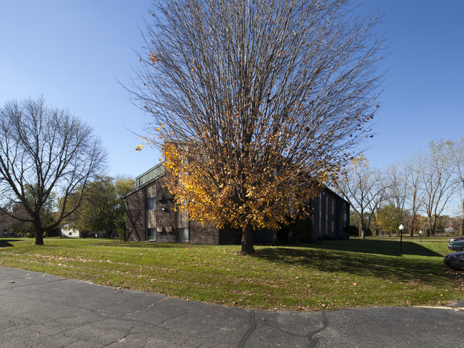 Meridian Apartments in Portage, IN - Foto de edificio - Building Photo