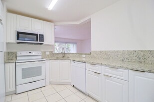3453 NW 44th St in Lauderdale Lakes, FL - Building Photo
