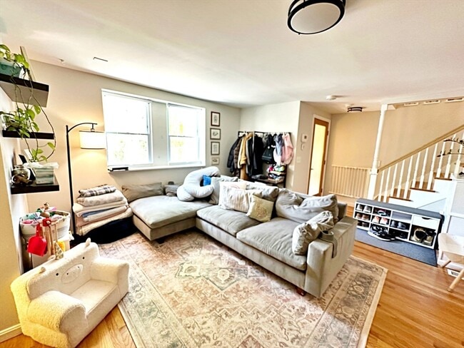 72 Cottage St in Boston, MA - Building Photo - Building Photo