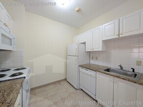 373 Highland Ave in Somerville, MA - Foto de edificio - Building Photo