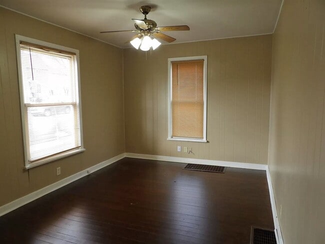 419 N Lemon Ave in Freeport, IL - Building Photo - Building Photo