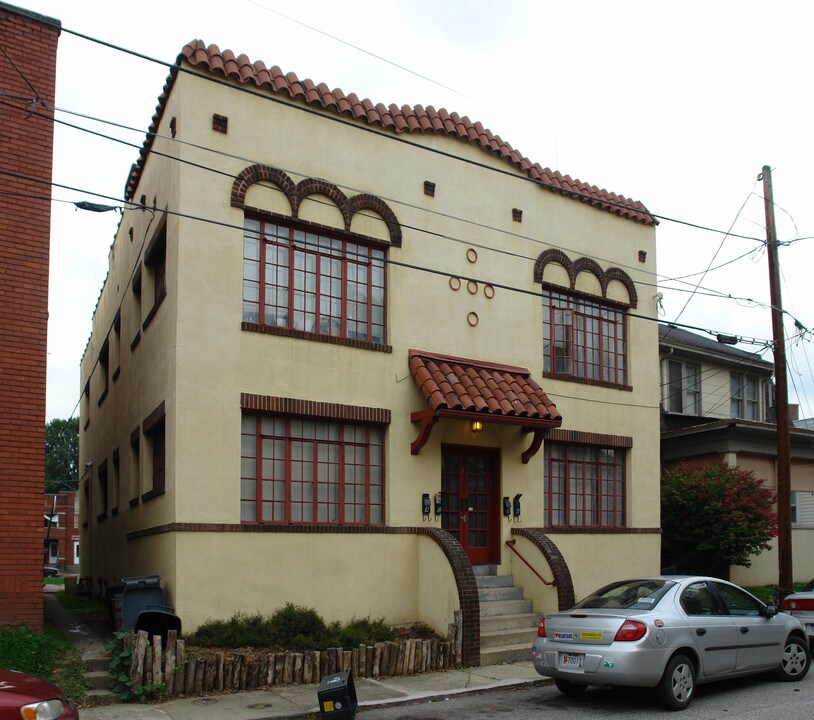 1611 Franklin Ave in Charleston, WV - Building Photo