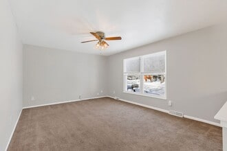 508 NE Shiloh Cir in Blue Springs, MO - Building Photo - Building Photo