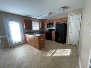 1932 Lioncoward Dr in Fayetteville, NC - Building Photo - Building Photo