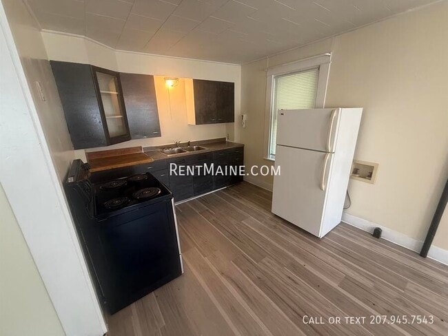 12 Stone St in Brewer, ME - Building Photo - Building Photo