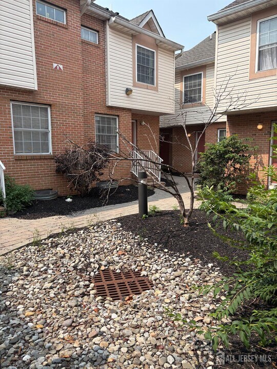 124 Adamecs Way in South Amboy, NJ - Building Photo