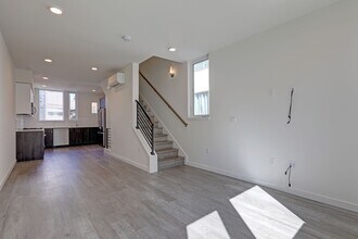 1330 E Spring St in Seattle, WA - Building Photo - Building Photo