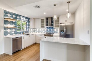 3837 Clubway Ln in Dallas, TX - Building Photo