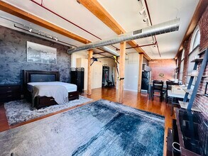 229 Brighton Ave, Unit #1 in Boston, MA - Foto de edificio - Building Photo