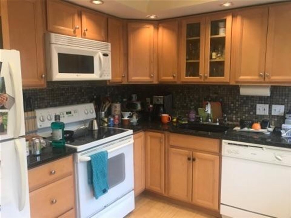 60 Hamilton St, Unit 1 in Medford, MA - Building Photo