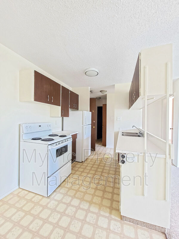 10130-10152 152 St NW in Edmonton, AB - Building Photo - Building Photo