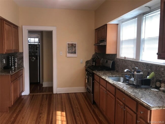 40 Central Ave in Westbury, NY - Building Photo - Building Photo