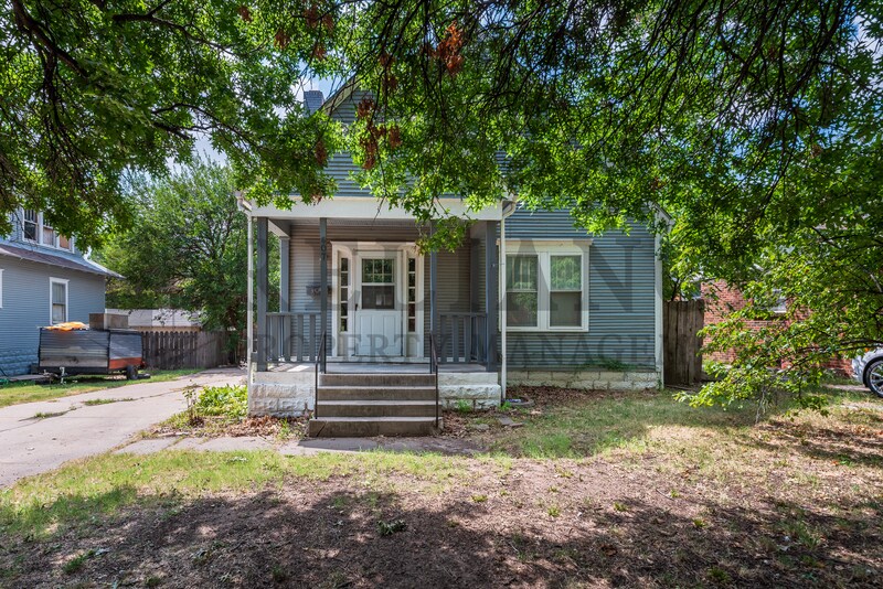 607 N Lorraine Ave in Wichita, KS - Building Photo