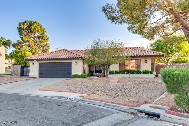 6521 Monterey Vista Ct in Las Vegas, NV - Building Photo - Building Photo