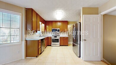 1612 Cumberland Club Rd SW in Marietta, GA - Building Photo - Building Photo