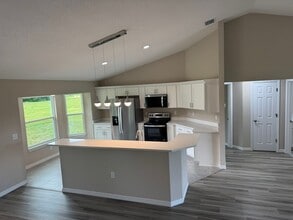 2435 SE 75th Blvd in Bushnell, FL - Building Photo - Building Photo