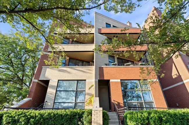 property at 1516 W Grand Ave
