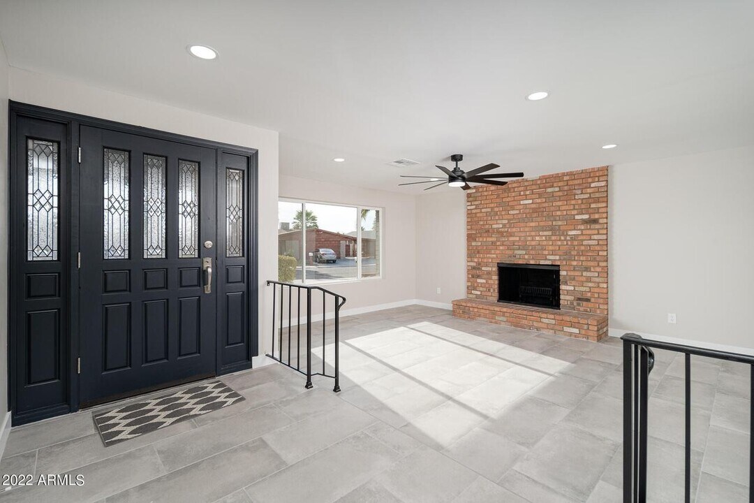9209 N 48th Dr in Glendale, AZ - Foto de edificio