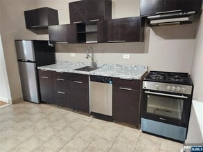 68 W Main St in Bogota, NJ - Building Photo - Building Photo