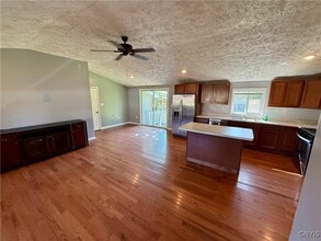 114 Grandy Dr in Liverpool, NY - Building Photo - Building Photo