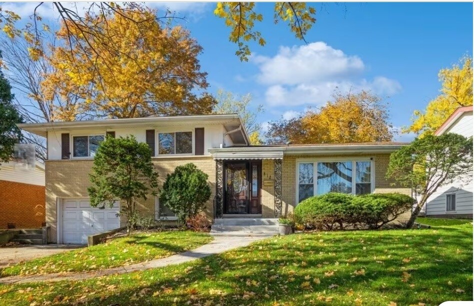 812 S School St in Lombard, IL - Foto de edificio