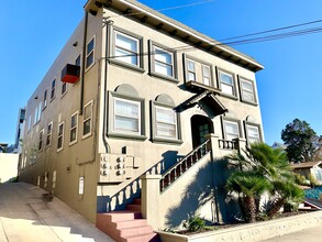 2239-2245 Curlew St in San Diego, CA - Building Photo - Building Photo