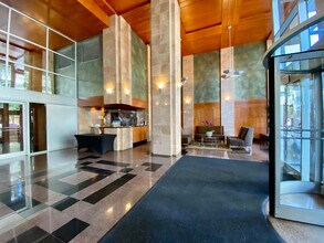 1122 N Clark St, Unit 1810 in Chicago, IL - Building Photo - Building Photo