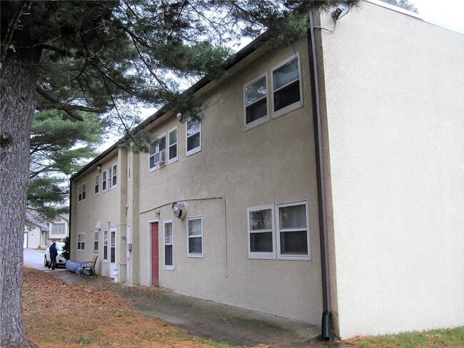 545 Birchcrest Dr in River Falls, WI - Building Photo - Building Photo