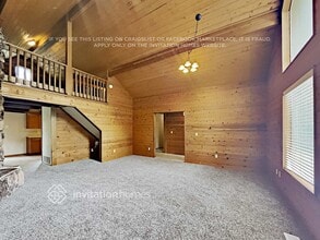 2018 Tacoma Point Dr E in Lake Tapps, WA - Foto de edificio - Building Photo