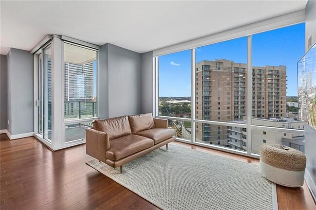 300 Bowie St, Unit 1103 in Austin, TX - Foto de edificio - Building Photo