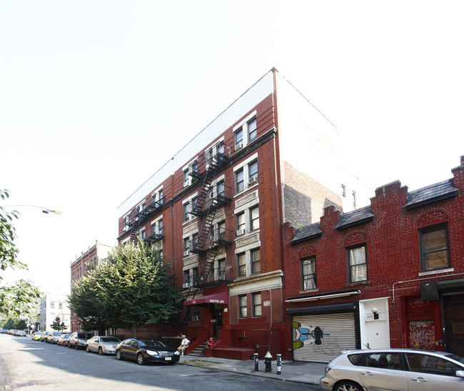 239 S 1st St in Brooklyn, NY - Building Photo - Building Photo