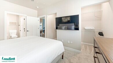 2445 Estrella Pkwy in Goodyear, AZ - Foto de edificio - Building Photo