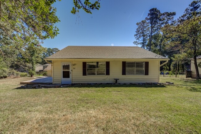 property at 711 Cherokee Dr