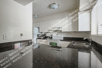 1014 E Spence Ave, Unit 108 in Tempe, AZ - Foto de edificio - Building Photo