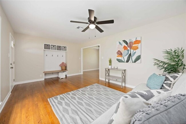5013 De Lange Ln in Houston, TX - Building Photo - Building Photo