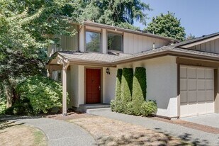 16008 Village Green Dr in Mill Creek, WA - Building Photo