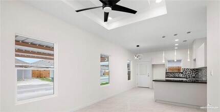 12 N Blair Ave in Edinburg, TX - Building Photo - Building Photo