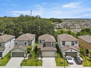 7216 Spring Snowflake Ave in Tampa, FL - Building Photo - Building Photo