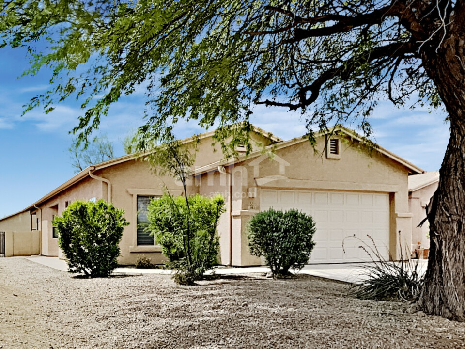 1993 W Mandalay Bay Dr in Tucson, AZ - Building Photo