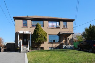 7-9 Garthdale Ct in Toronto, ON - Building Photo