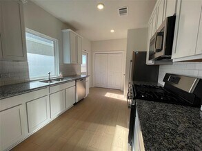340 Kenai Dr in Kyle, TX - Building Photo - Building Photo