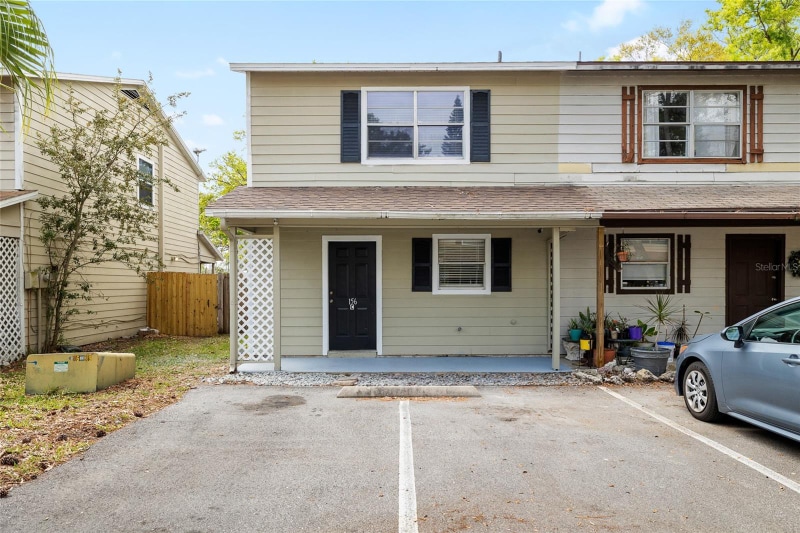 156 Douglas Rd W in Oldsmar, FL - Building Photo