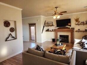 913 SW 40th St in Moore, OK - Building Photo - Building Photo