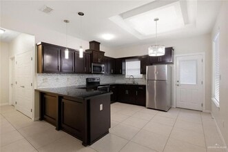 3109 Javalina Ave, Unit 1 in Edinburg, TX - Building Photo - Building Photo