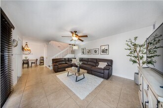 12006 SW 9th Manor in Davie, FL - Foto de edificio - Building Photo