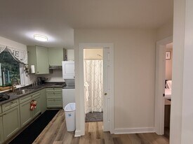 4938 Pleasant Oaks Dr in Wilmington, NC - Building Photo