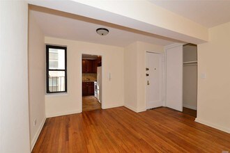 65-30 108th St-Unit -2G in Queens, NY - Building Photo - Building Photo