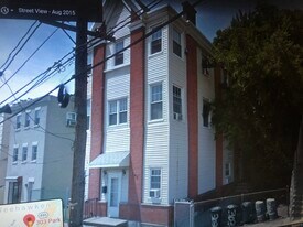 303 Park Ave, Unit Second Floor in Weehawken, NJ - Building Photo